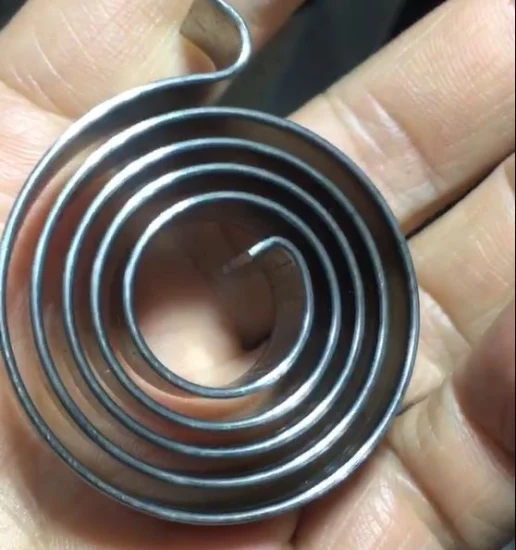 Anello di flusso Giocattolo Jumbo Slinky Cavallo rimbalzante Giocattolo cinetico elastico Lego Ammortizzatore Nerf Aria Gas Bobina Verde Zig Zag Limitatore Arcobaleno Molla magica